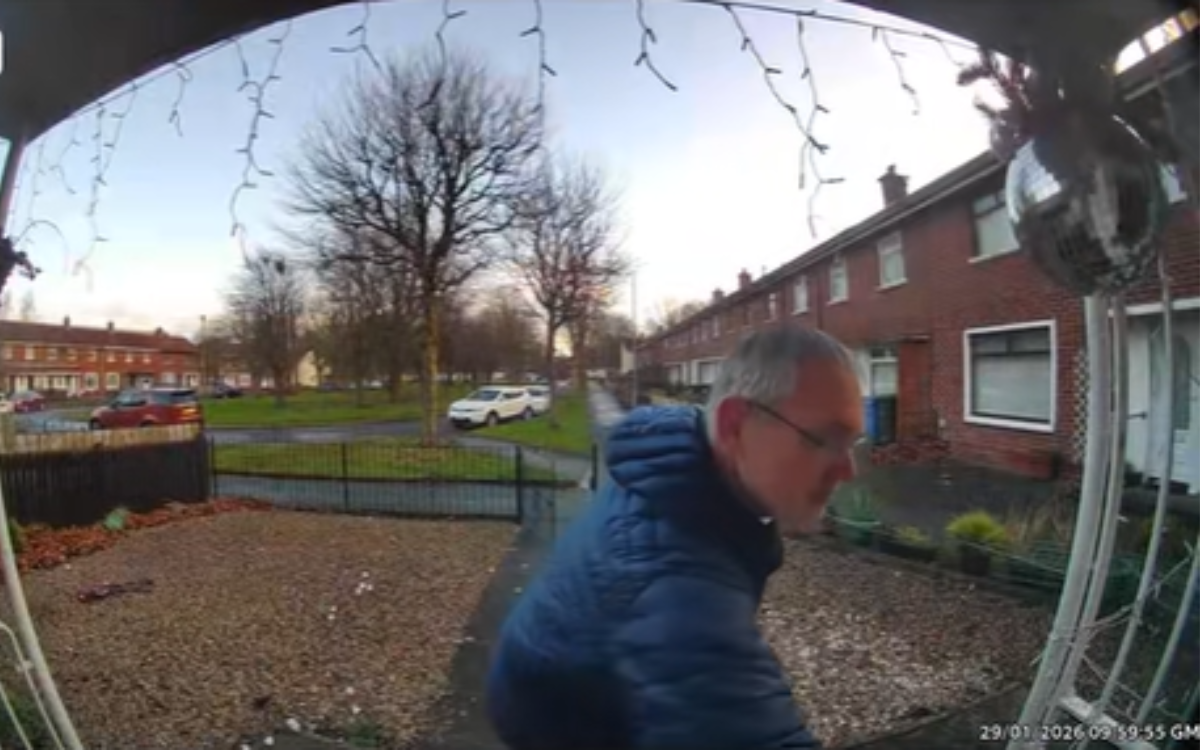 Dad Knew Daughter Had Big Day at Work—Ring Cam Captures Sweetest Gesture