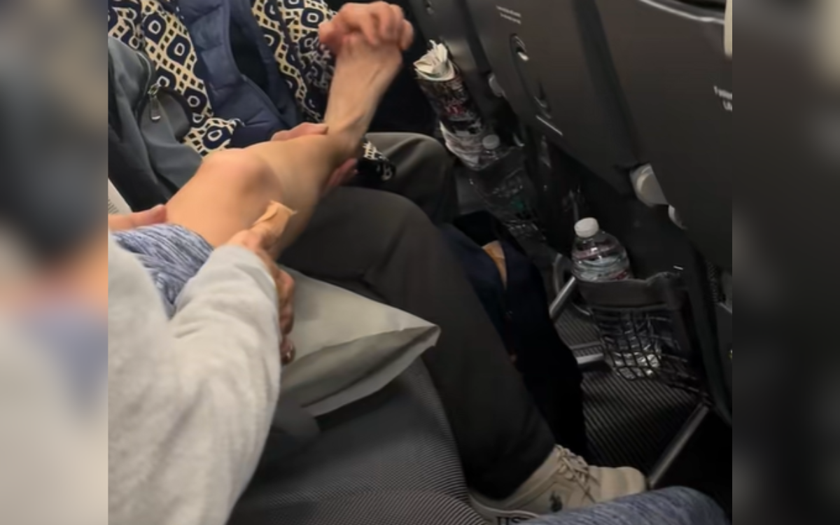 Woman Boards Plane After Surgery—in Shock at What Stranger Beside Her Does