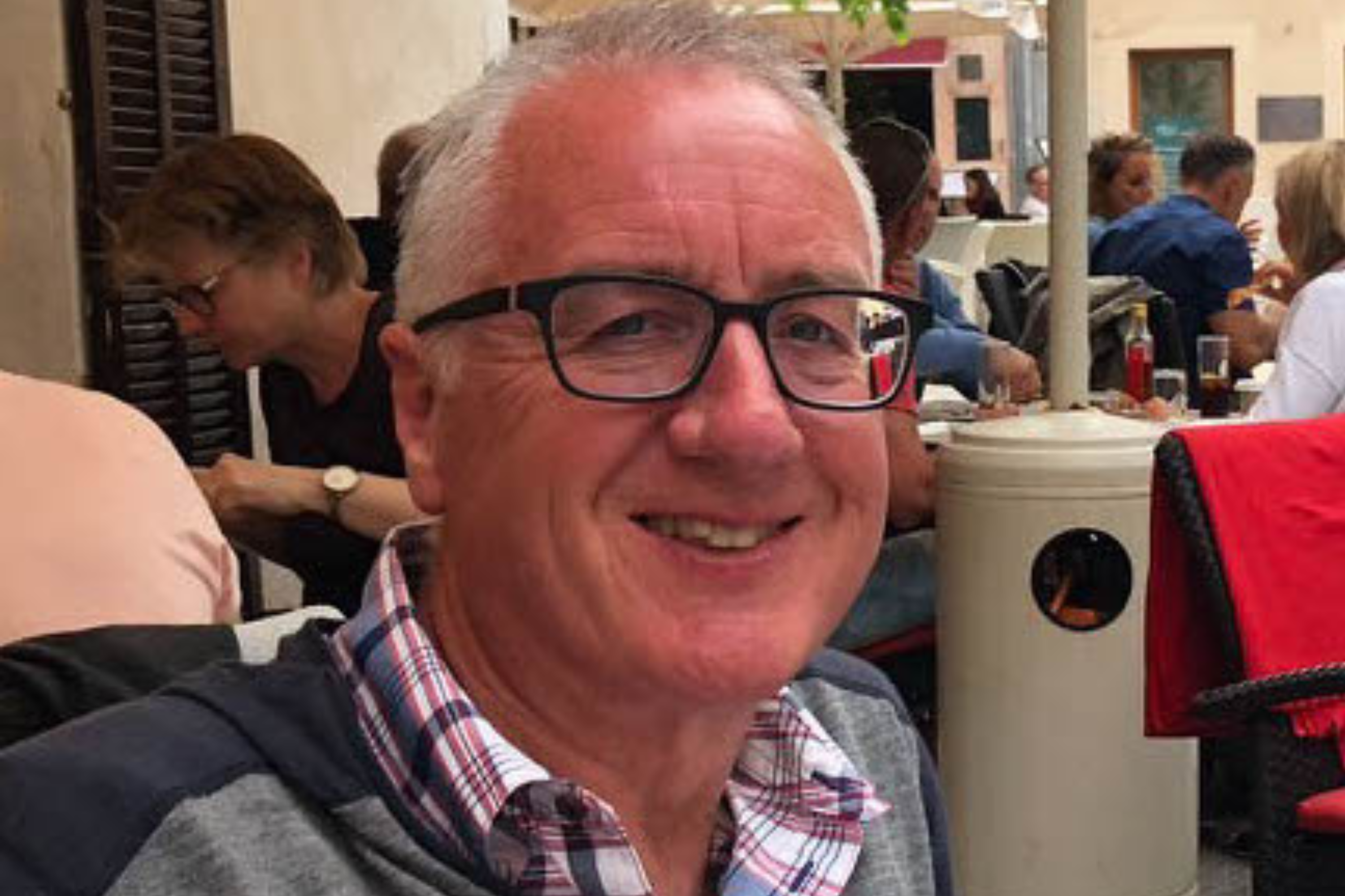 Man Goes to ER After He Can’t Read His Emails—Then Gets Shocking Diagnosis