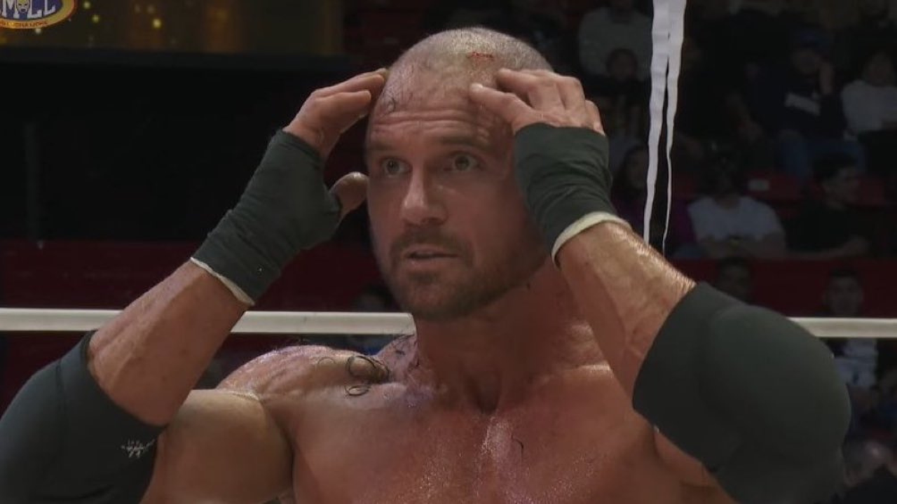 Former WWE Star John Morrison Loses his Hair at CMLL Event