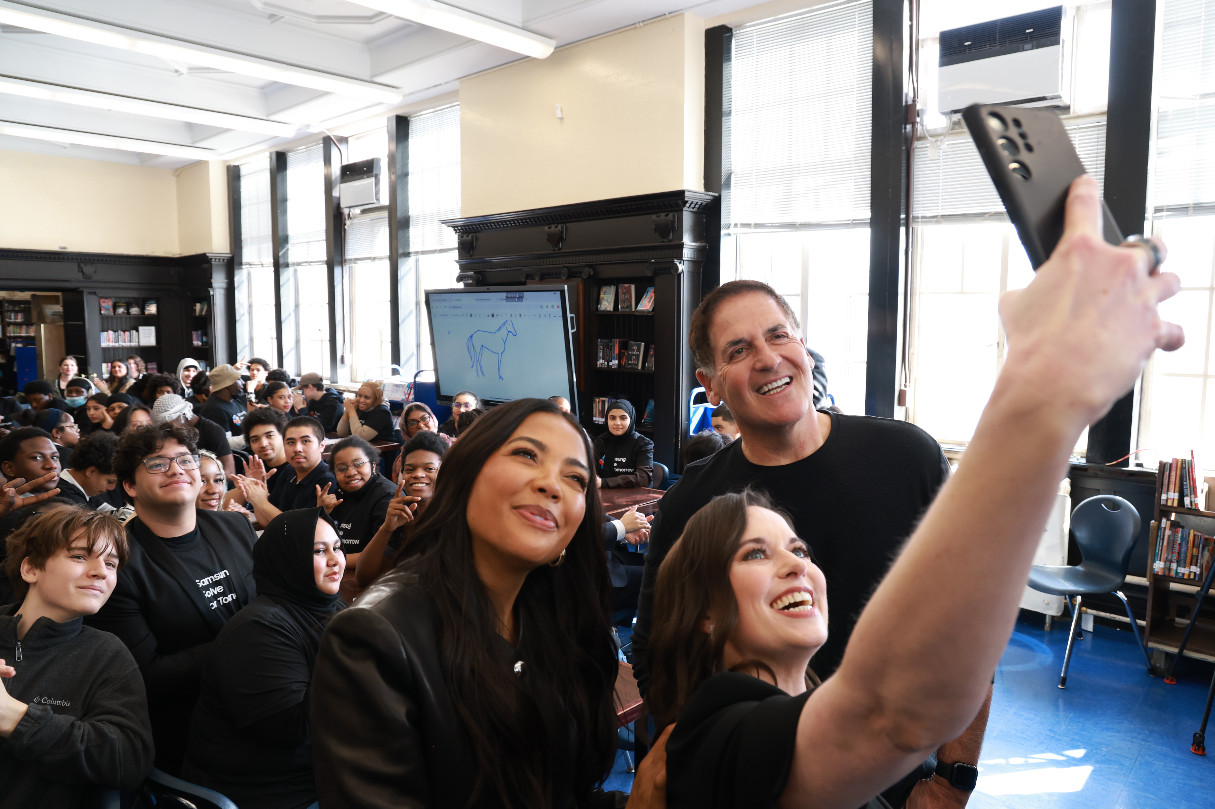 Mark Cuban and Emma Grede Urge Entrepreneurs to Embrace AI