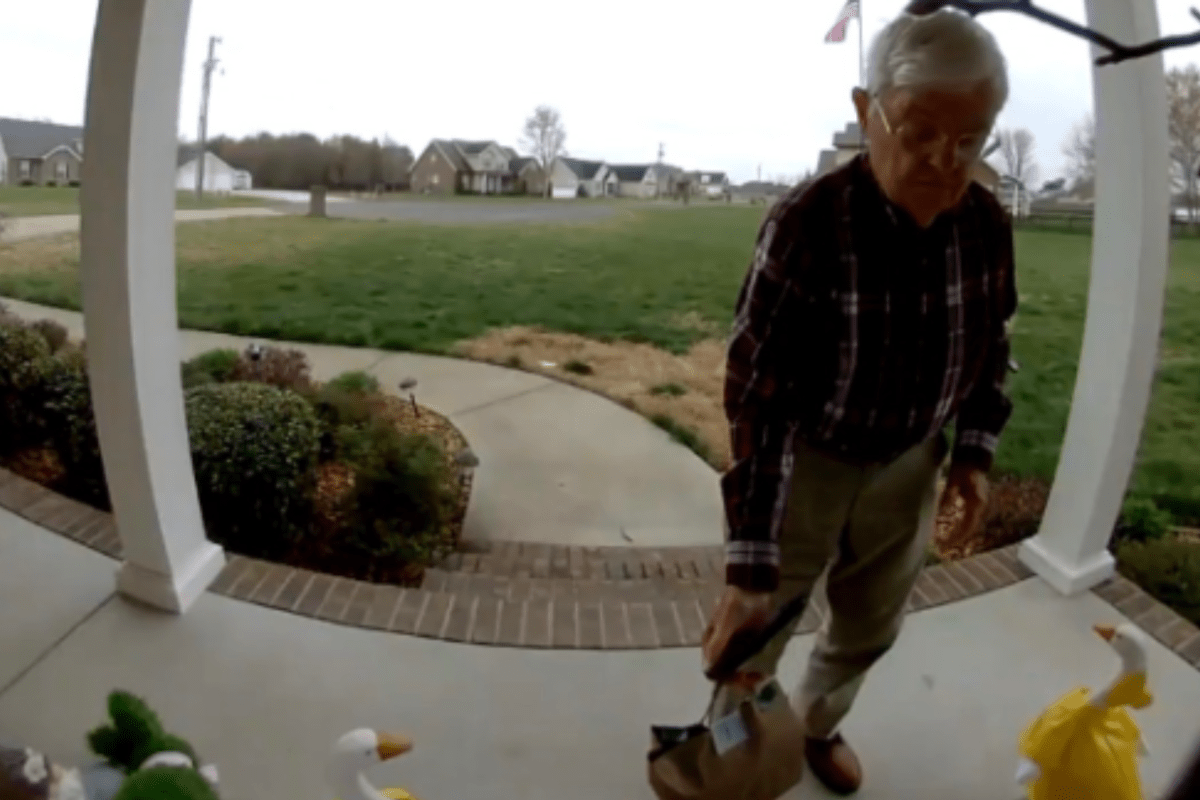 $500k Raised For Elderly DoorDash Driver Trying to Pay Wife&rsquo;s Medical Bills