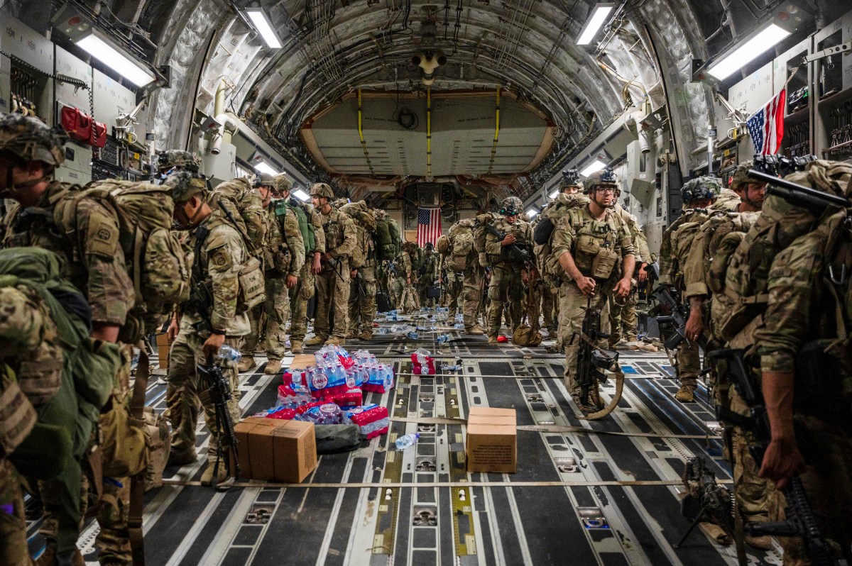 US to Deploy About 1,000 82nd Airborne Troops to Middle East