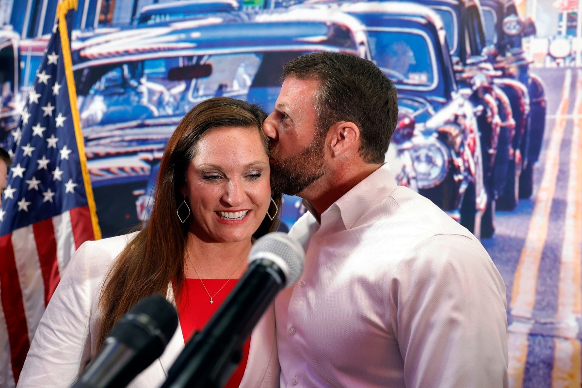 Markwayne Mullin's family: Who are his wife and six kids?