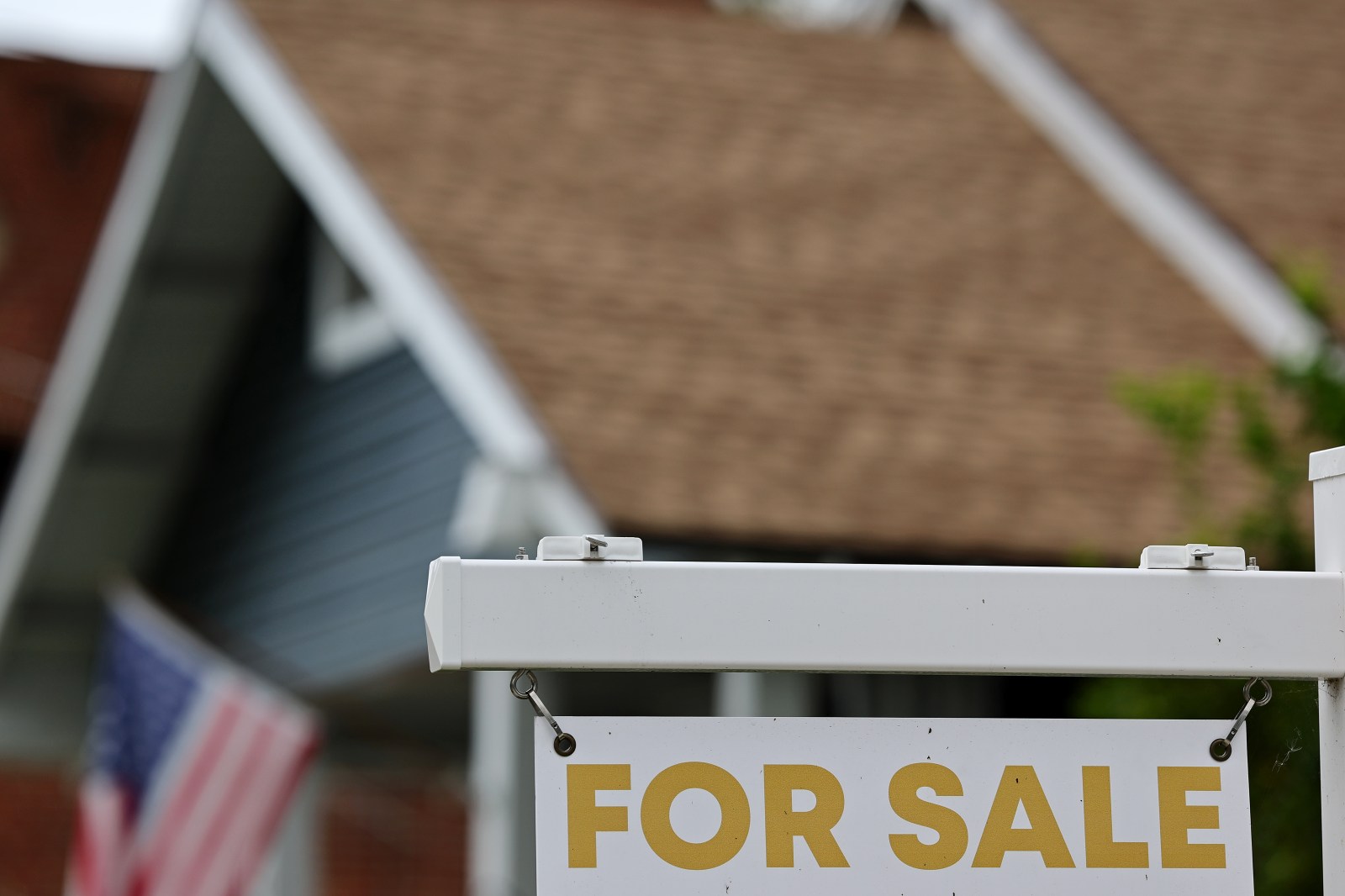 newsweek.com - Giulia Carbonaro - Map shows riskiest housing markets in US