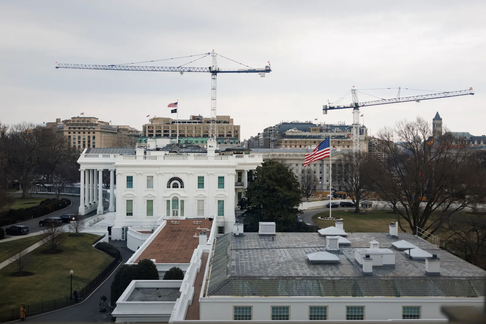 Trump’s White House Ballroom Plan Draws Skepticism From Architects