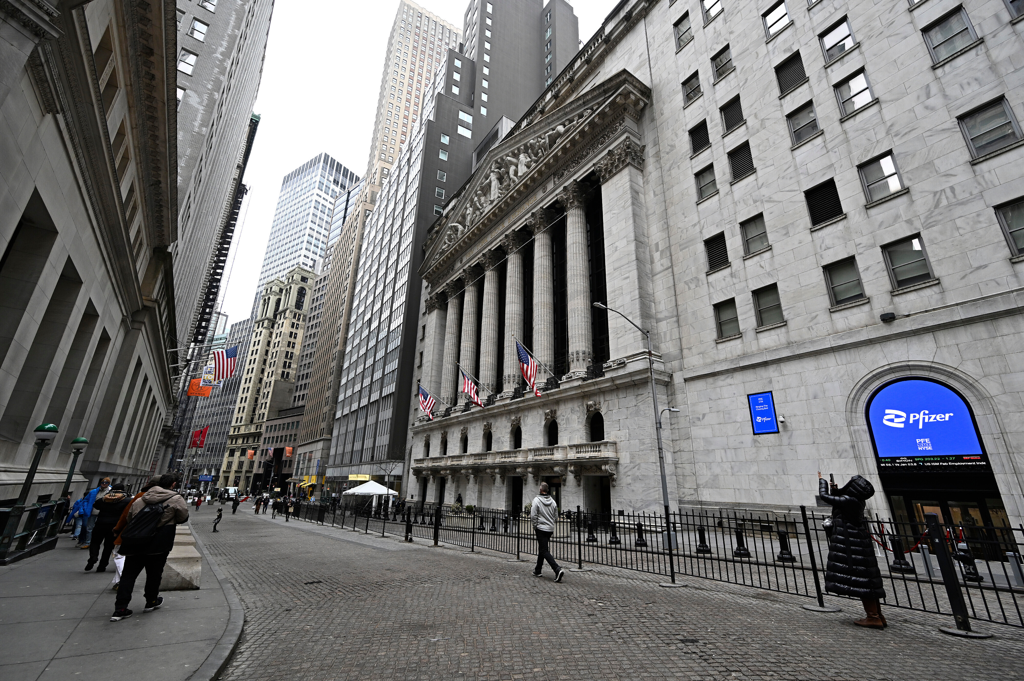 Employment Warning Issued Despite Layoff Plunge