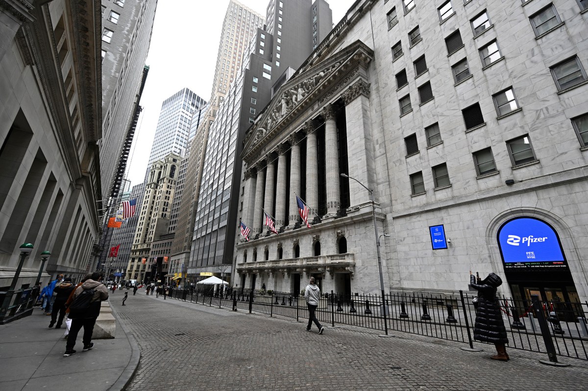 Employment warning issued despite layoff plunge