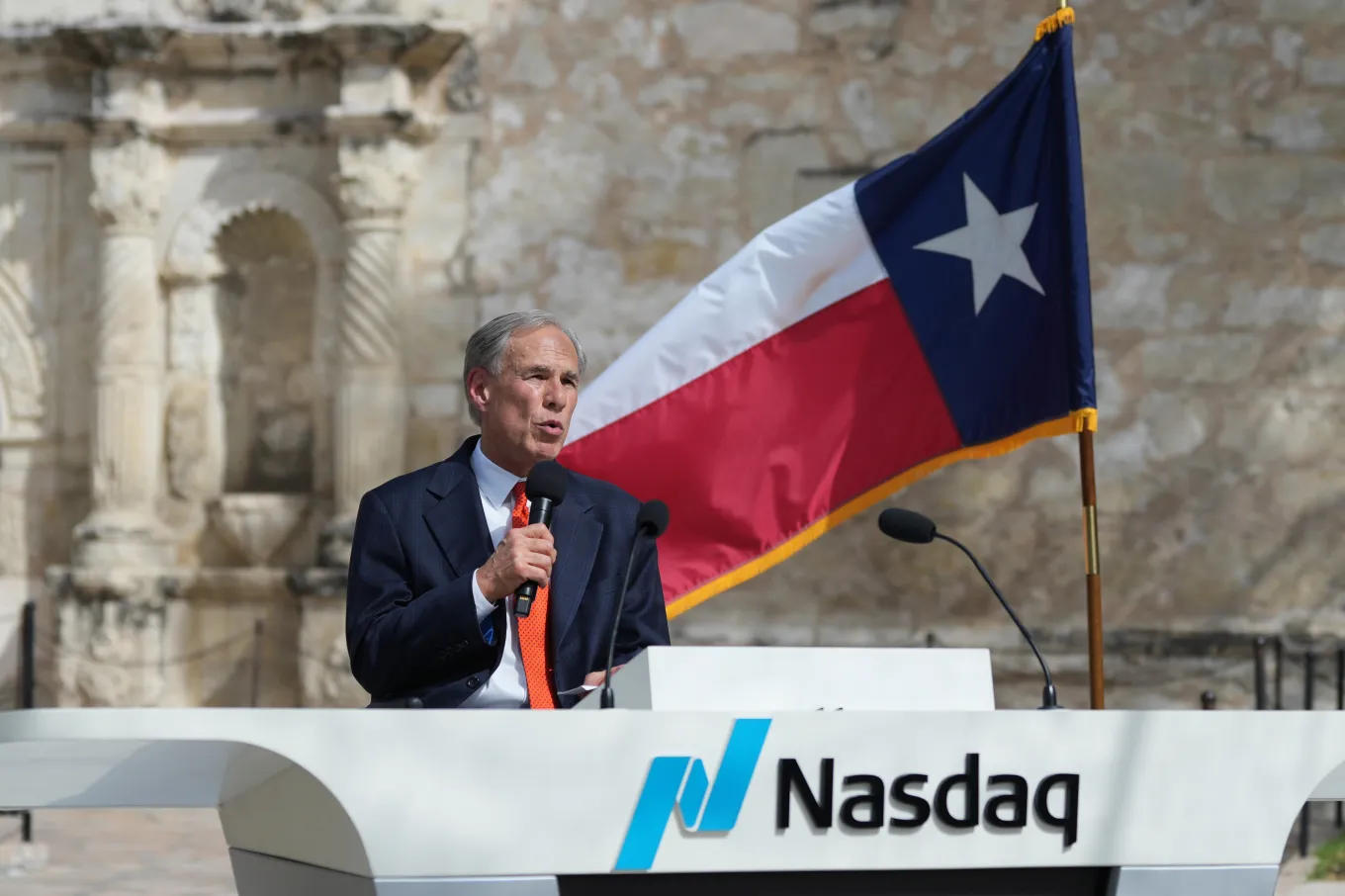 Greg Abbott Gets Concerning Poll in Texas Governor Race - Newsweek