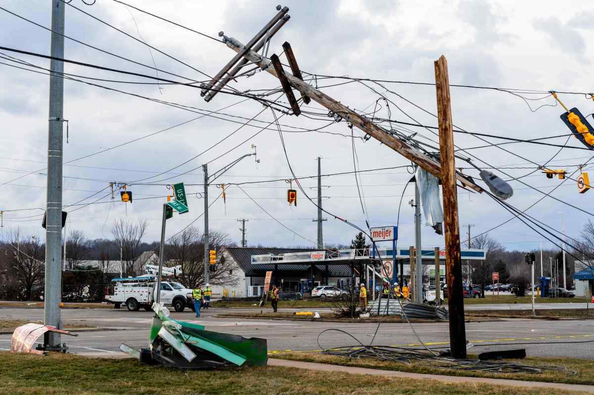Video shows destruction of Michigan’s deadliest tornado in 46 years