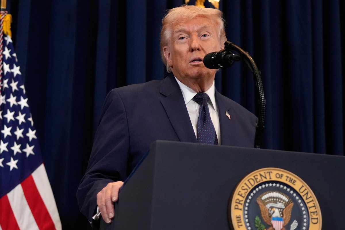 Donald Trump diz que o Irã tem mísseis Tomahawk. Quando questionado sobre o ataque mortal à escola