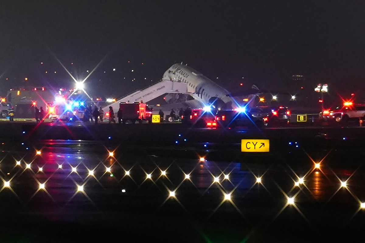 LaGuardia Airport crash: Air Canada plane collision causes closure
