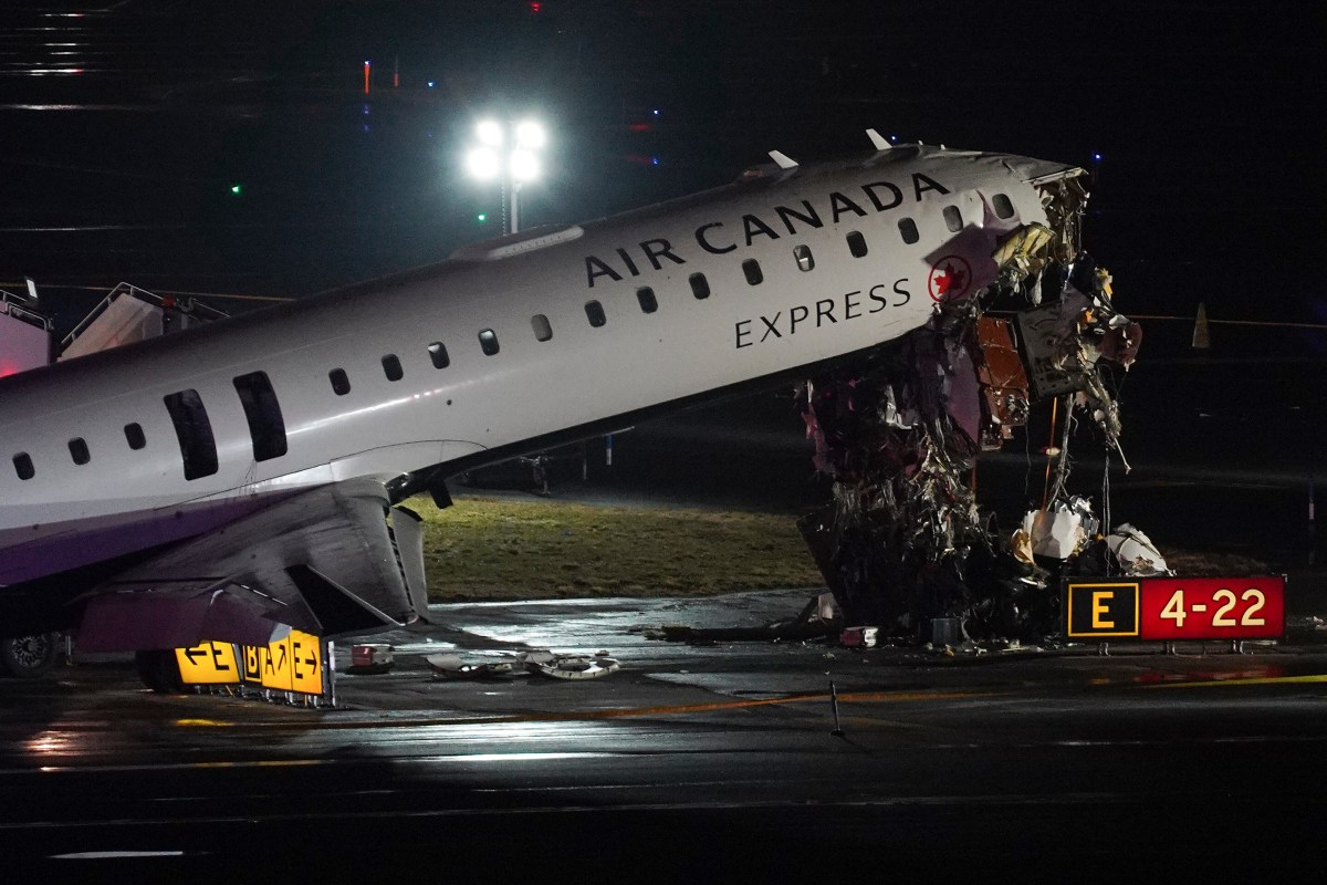 LaGuardia Plane Crash Live Updates: Two Dead After Collision