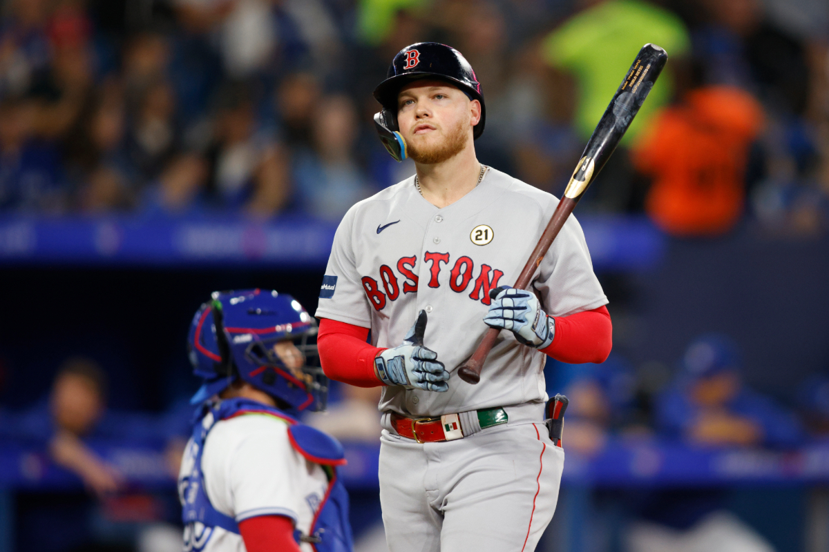 Former Red Sox Outfielder Joins Padres In Surprise Move: Report
