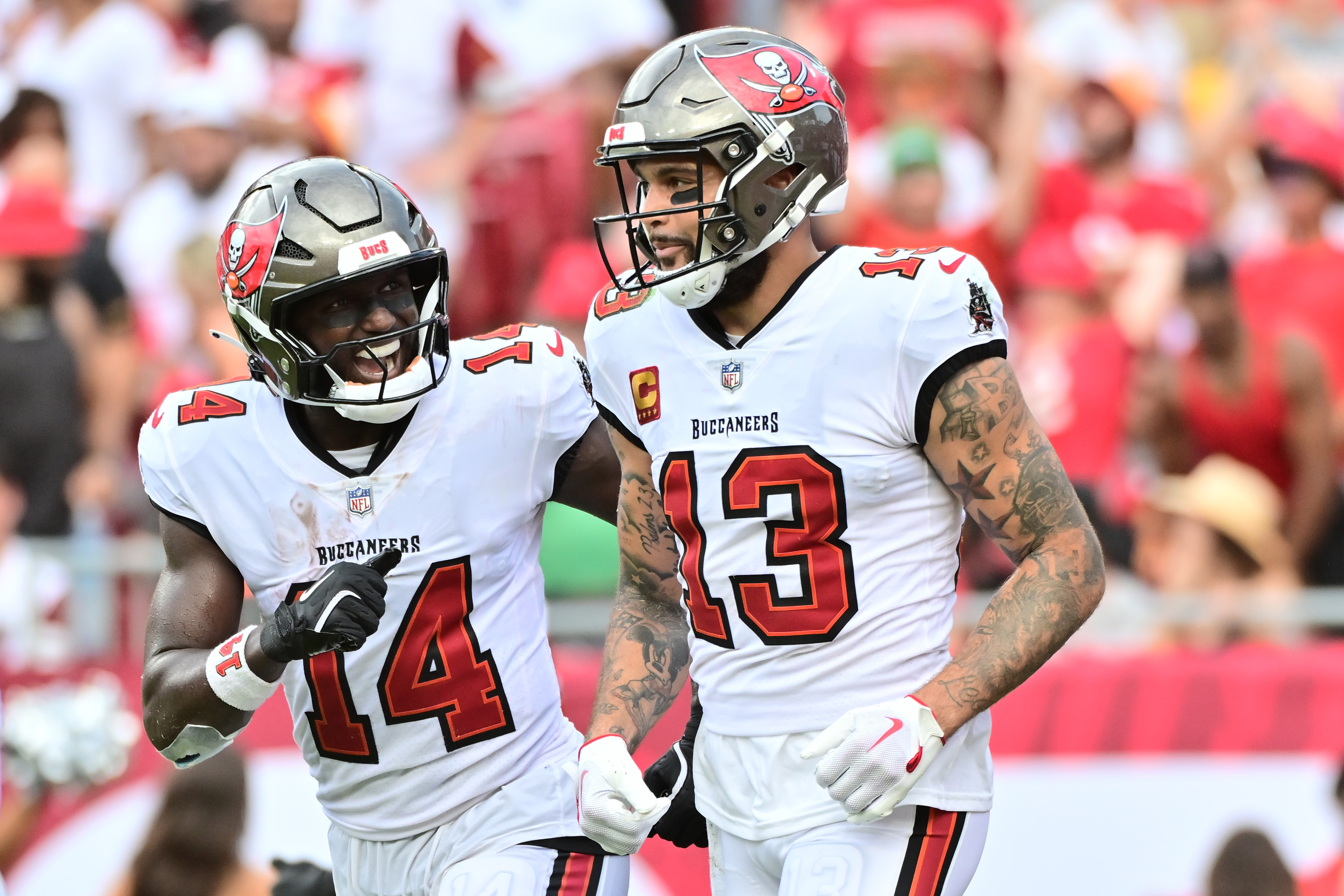 Buccaneers WR Chris Godwin Reacts to Mike Evans Departure