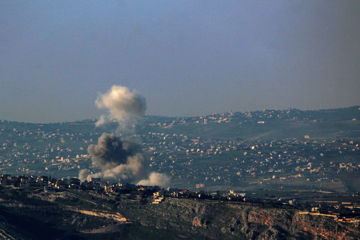 Avião de guerra dos EUA cai no Kuwait, conflito no Irã se amplia