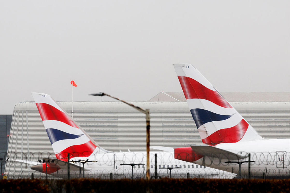 Internet Can’t Cope With Reason Man Says He Bought $3,500 Worth of Purses