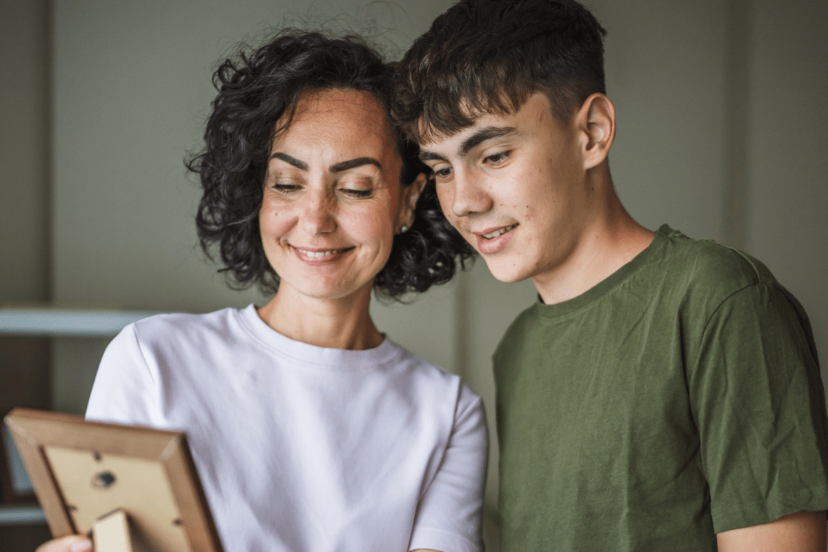 Woman posts photo of her late grandma—no one prepared for who replies