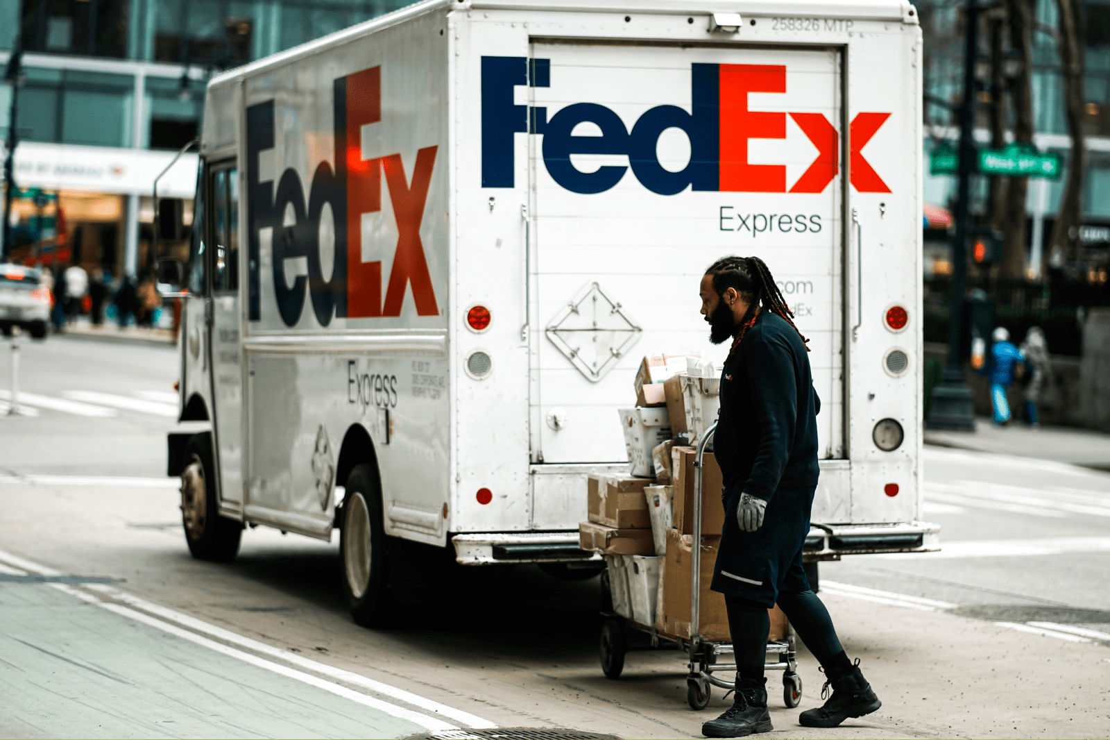 newsweek.com - Amanda Greenwood - FedEx announces major change to delivery times