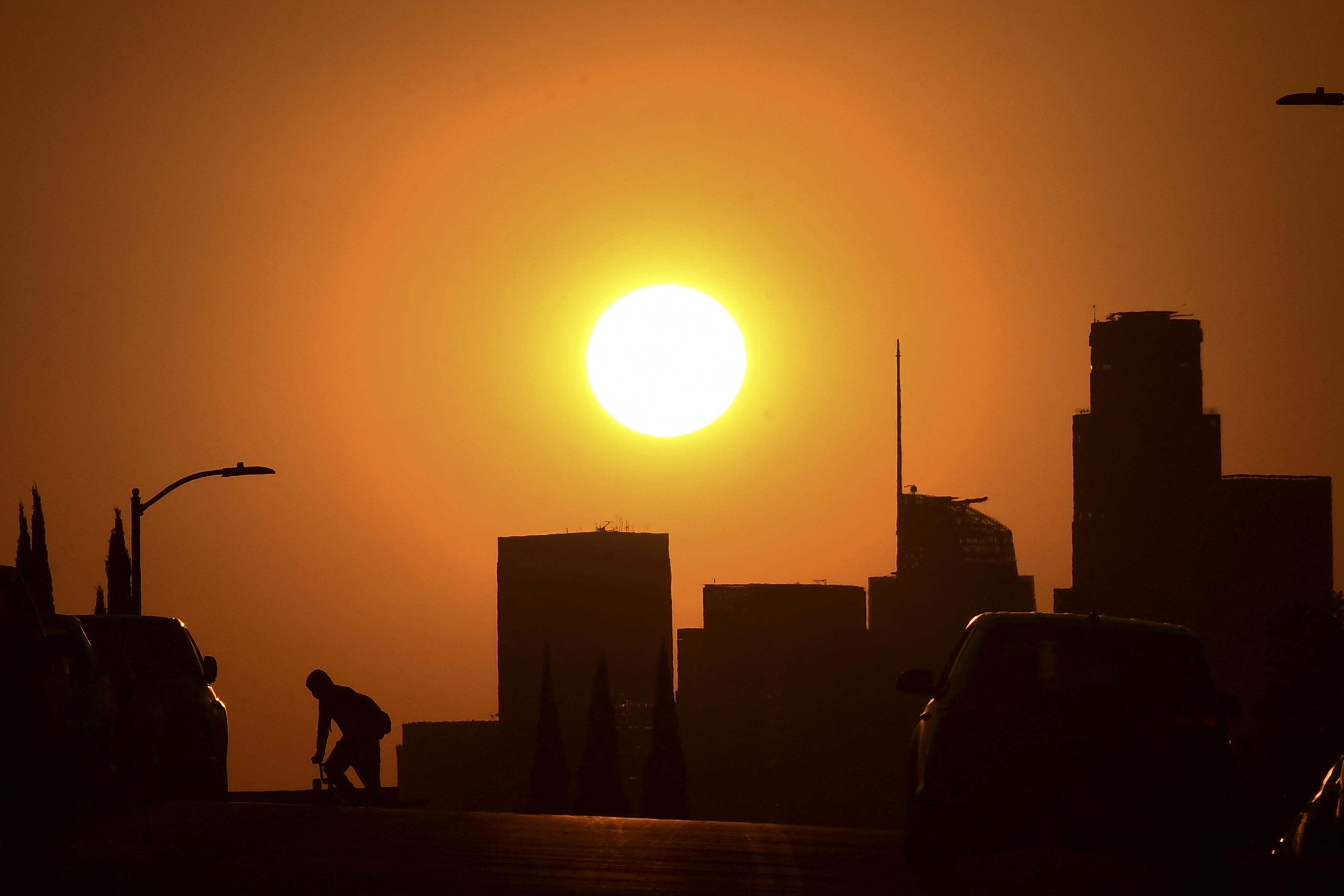 Millions Told to Stay Out of Sun in California