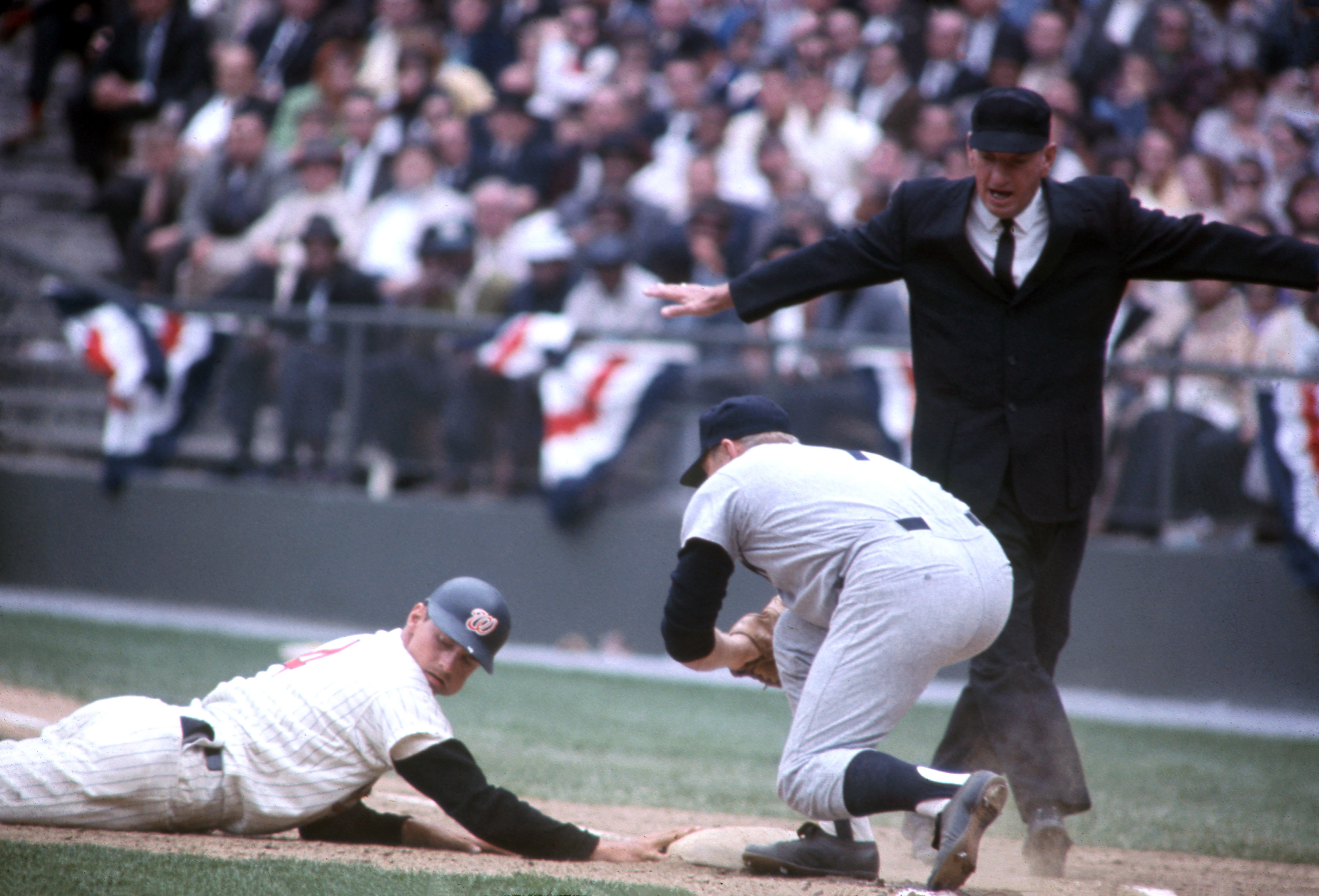Dodgers World Series Champion Dies; 9-Year MLB Veteran Caught No-Hitter