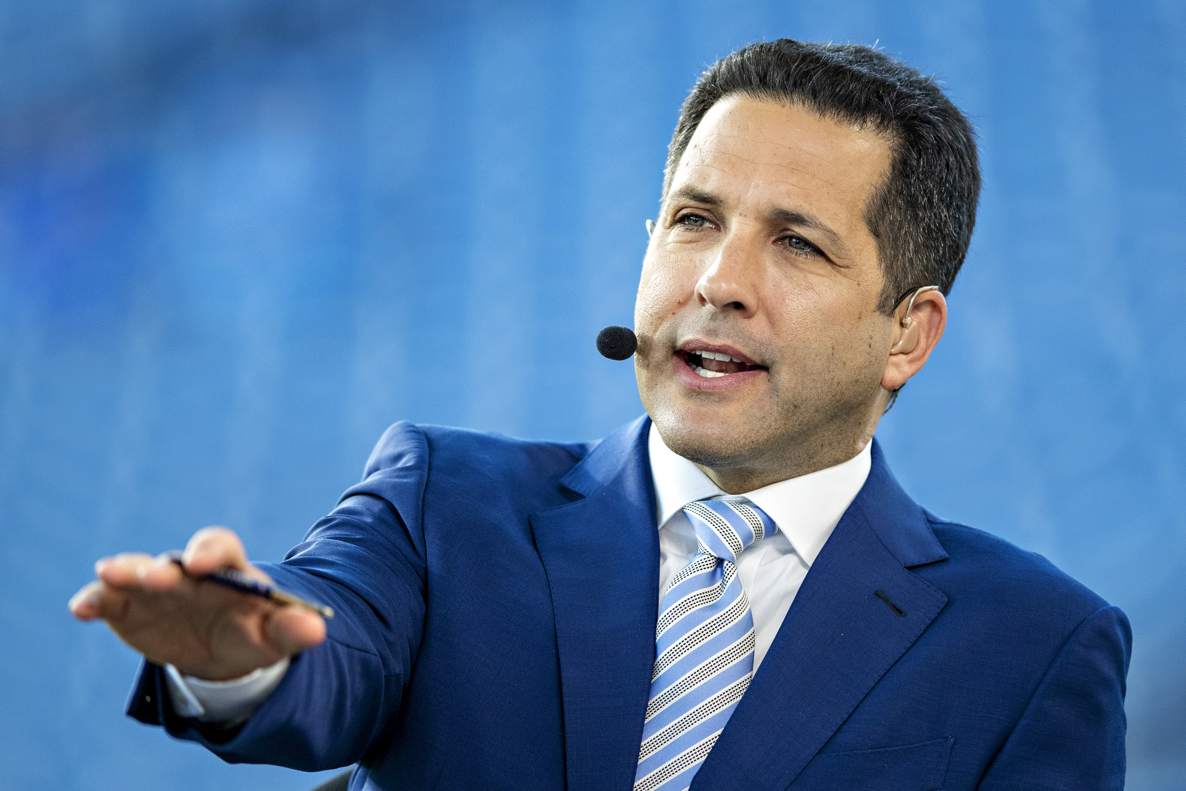 Adam Schefter Mocked for Awkward ESPN Broadcast Set During Free Agency Show
