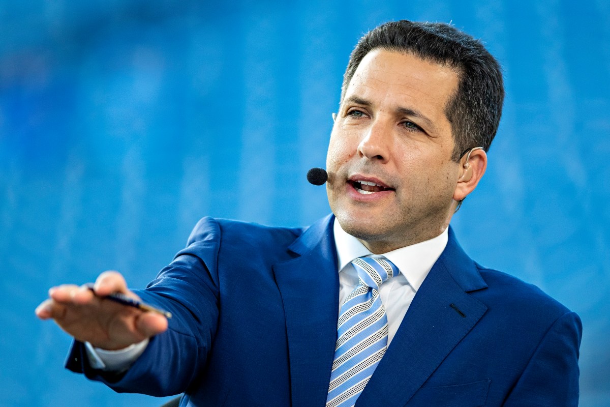 Adam Schefter Mocked for Awkward ESPN Broadcast Set During Free Agency Show