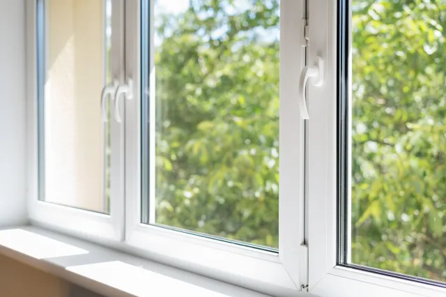New warnings as millions told to stay away from windows for 15 hours ...