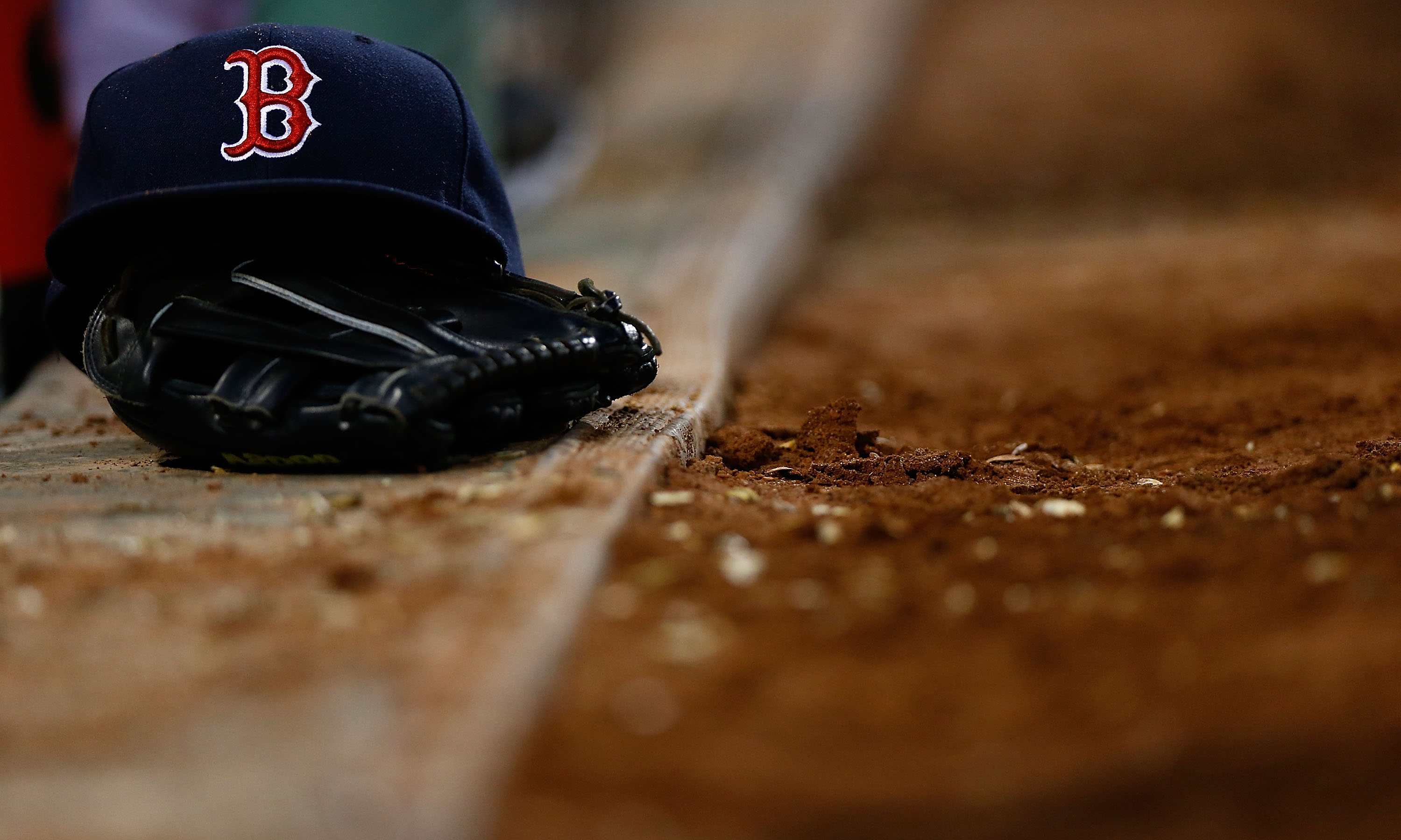 Red Sox, Phillies 6-Year Veteran Pitcher Dies