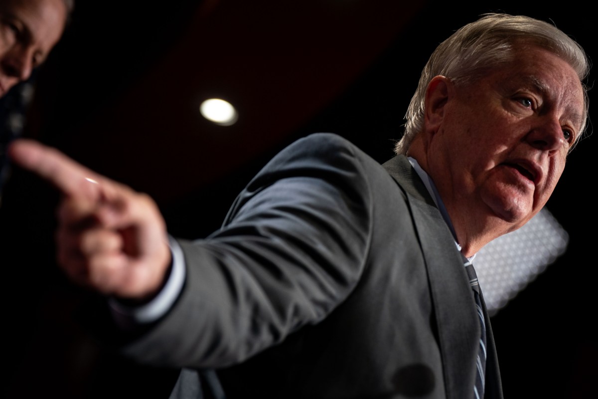 Lindsey Graham shares new look after Disney bubble wand photo