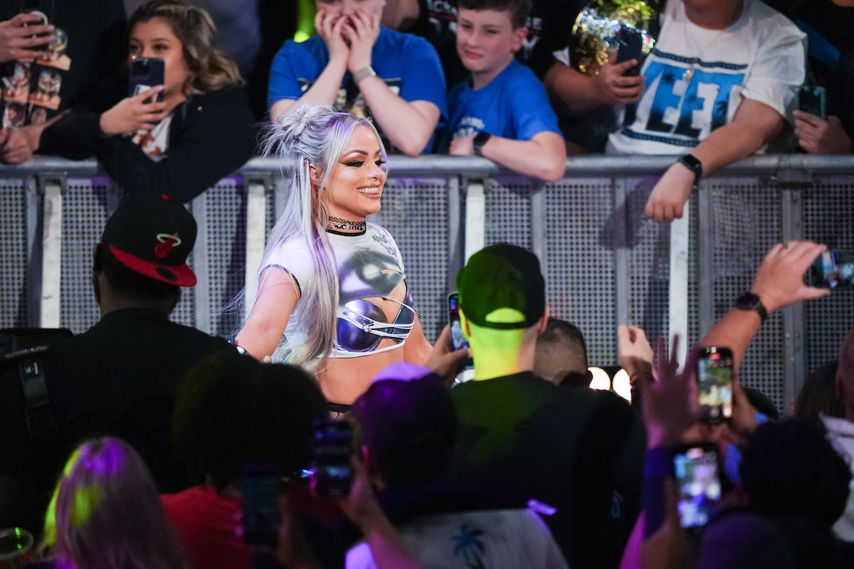 Liv Morgan Shakes Off Fan During WWE Raw Incident Caught on Video