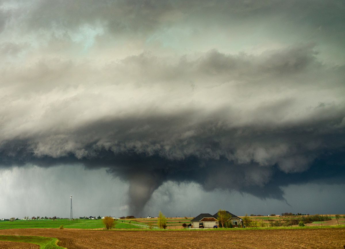 One mistake you should never make during a tornado warning