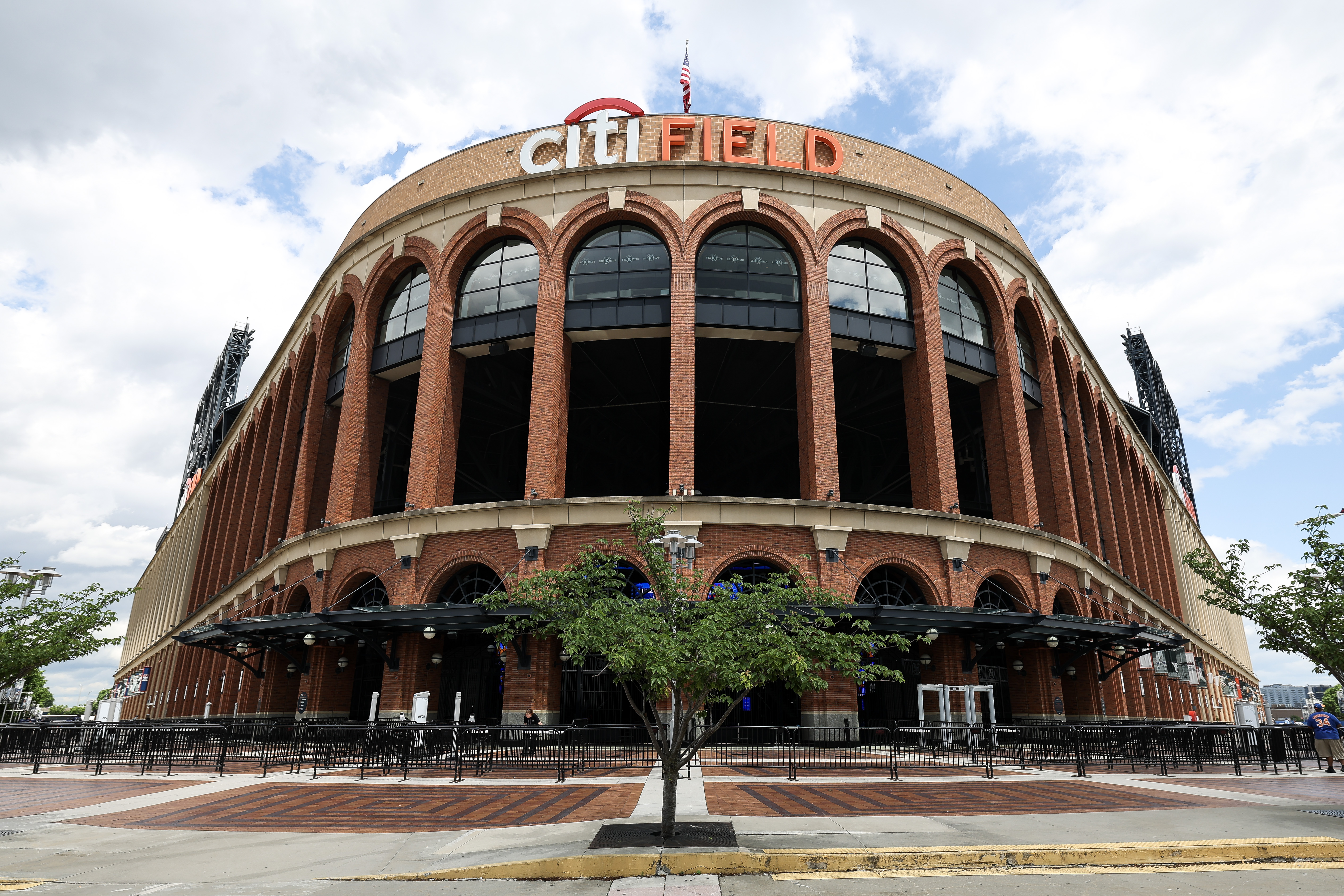 Mets Lose Pitcher with 16.20 Spring ERA to White Sox