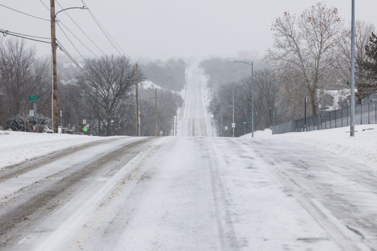 Winter Weather Alerts in 5 States as 9 Inches of Snow to Hit - Newsweek