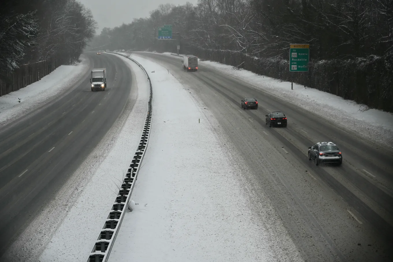 Heavy snow warning as temperatures plunge 35 degrees in only 7 hours ...