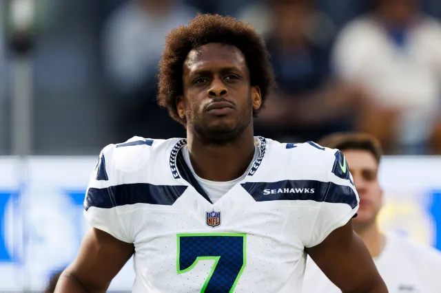 Geno Smith #7 of the Seattle Seahawks on the sideline during the fist half against the Los Angeles Rams at SoFi Stadium on January 5, 2025 in Inglewood, California.