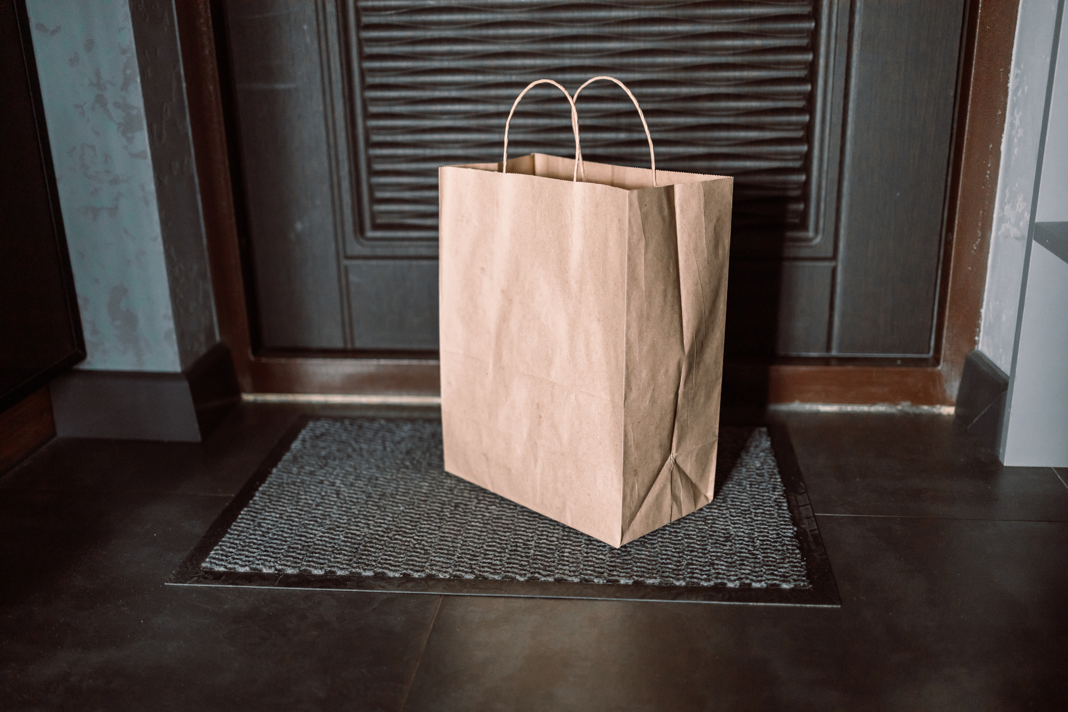 Man Orders Groceries Online—What He Notices in Delivery Photo Stuns