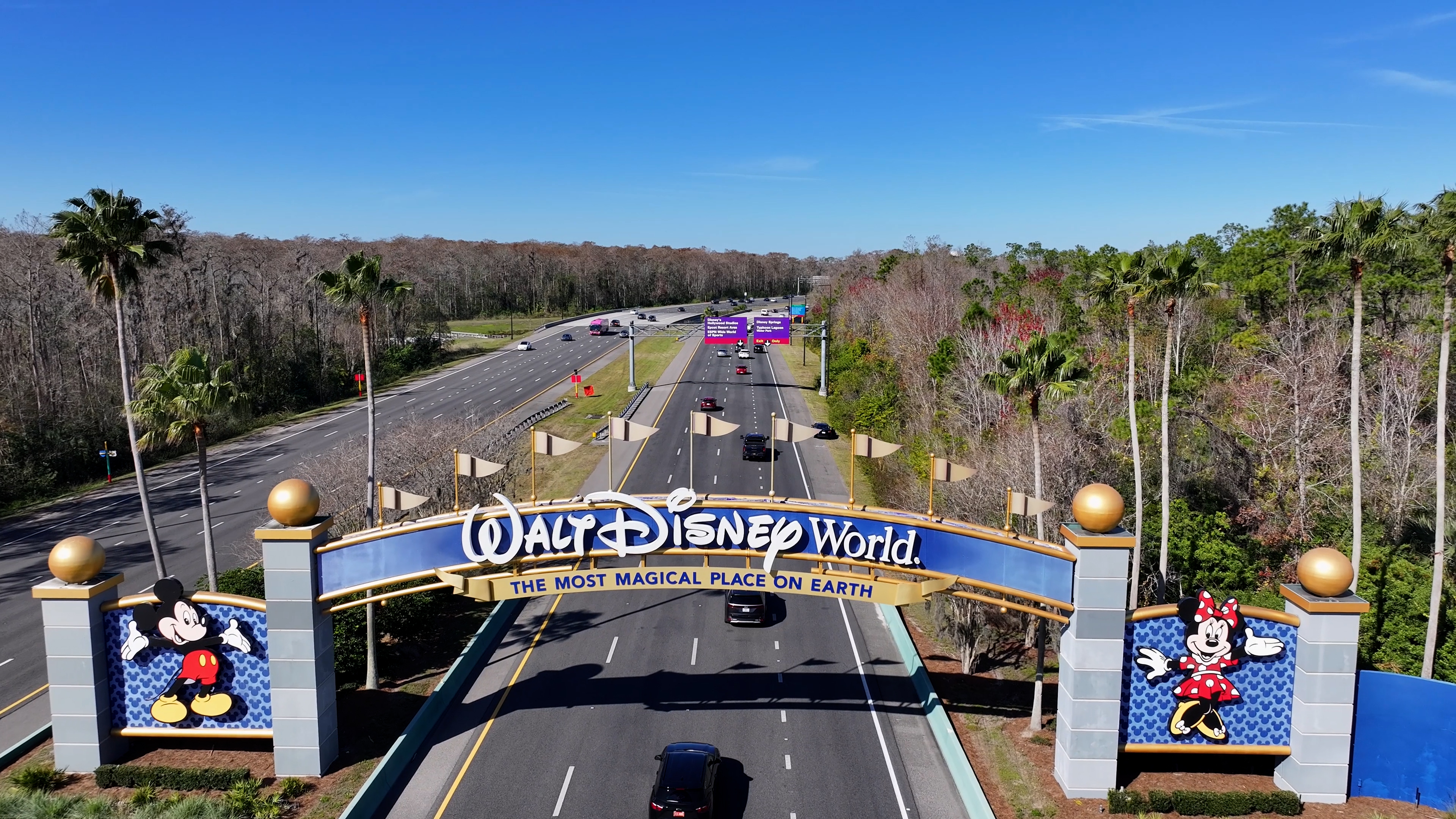 Dad Shares Eye-Opening Disney Comparison—and Travelers Are Worried