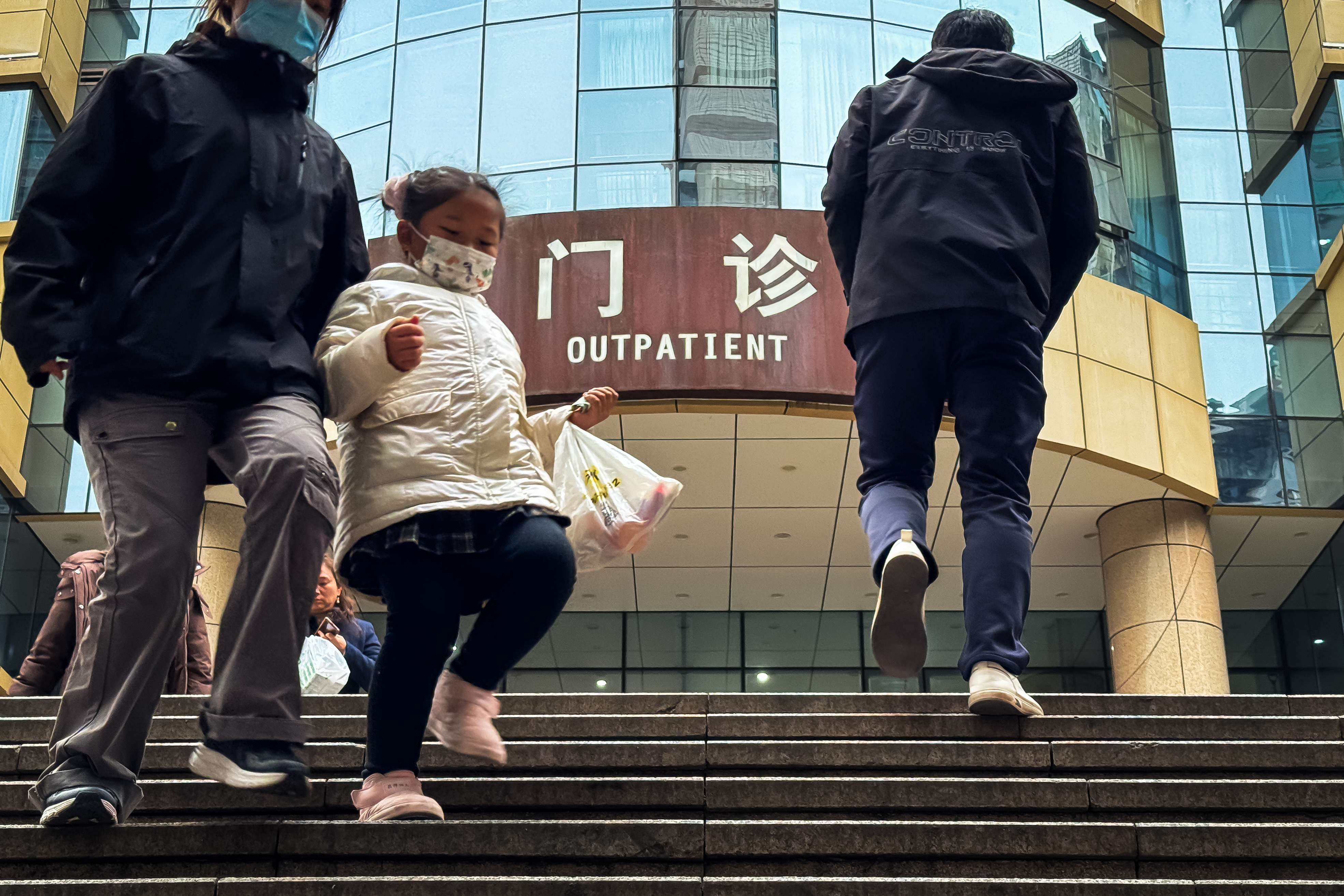 China Covers 1 Billion People With Basic Medical Insurance