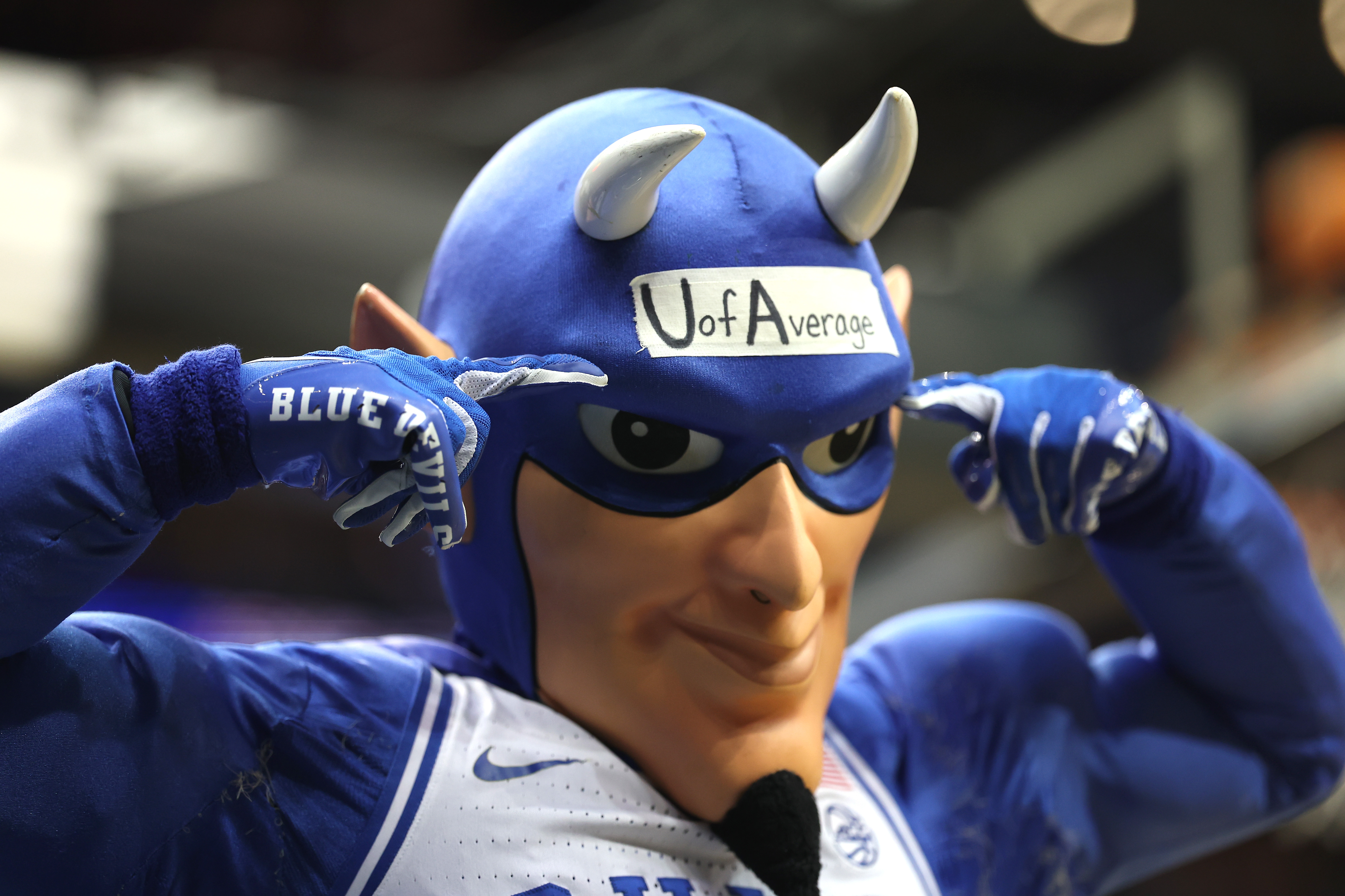 Popular Livestreamer Lacy Crashes Out Over Free March Madness Seats