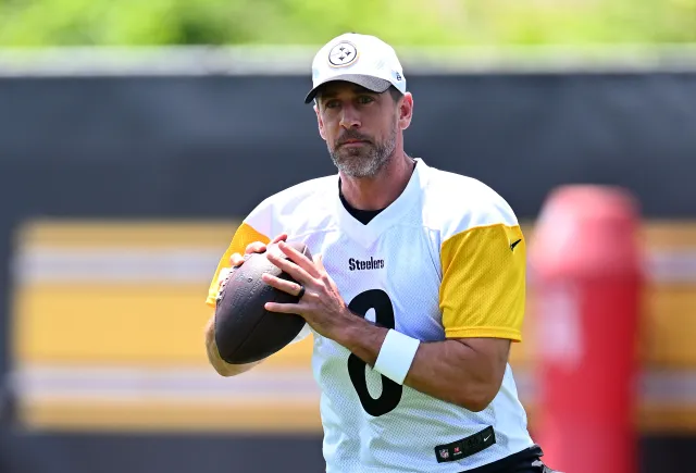 Aaron Rodgers #8 of the Pittsburgh Steelers looks to pass during Minicamp at UPMC Rooney Sports Complex on June 11, 2025 in Pittsburgh, Pennsylvania.