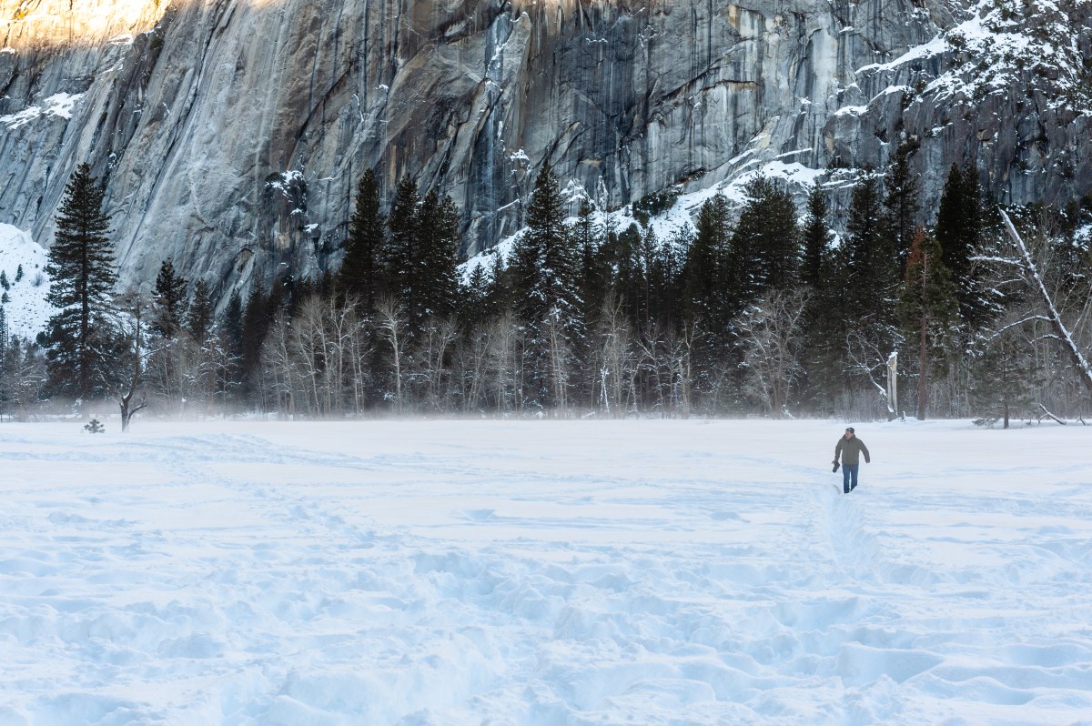 Heavy snow warning as 20 inches to strike: 'Avoid travel'