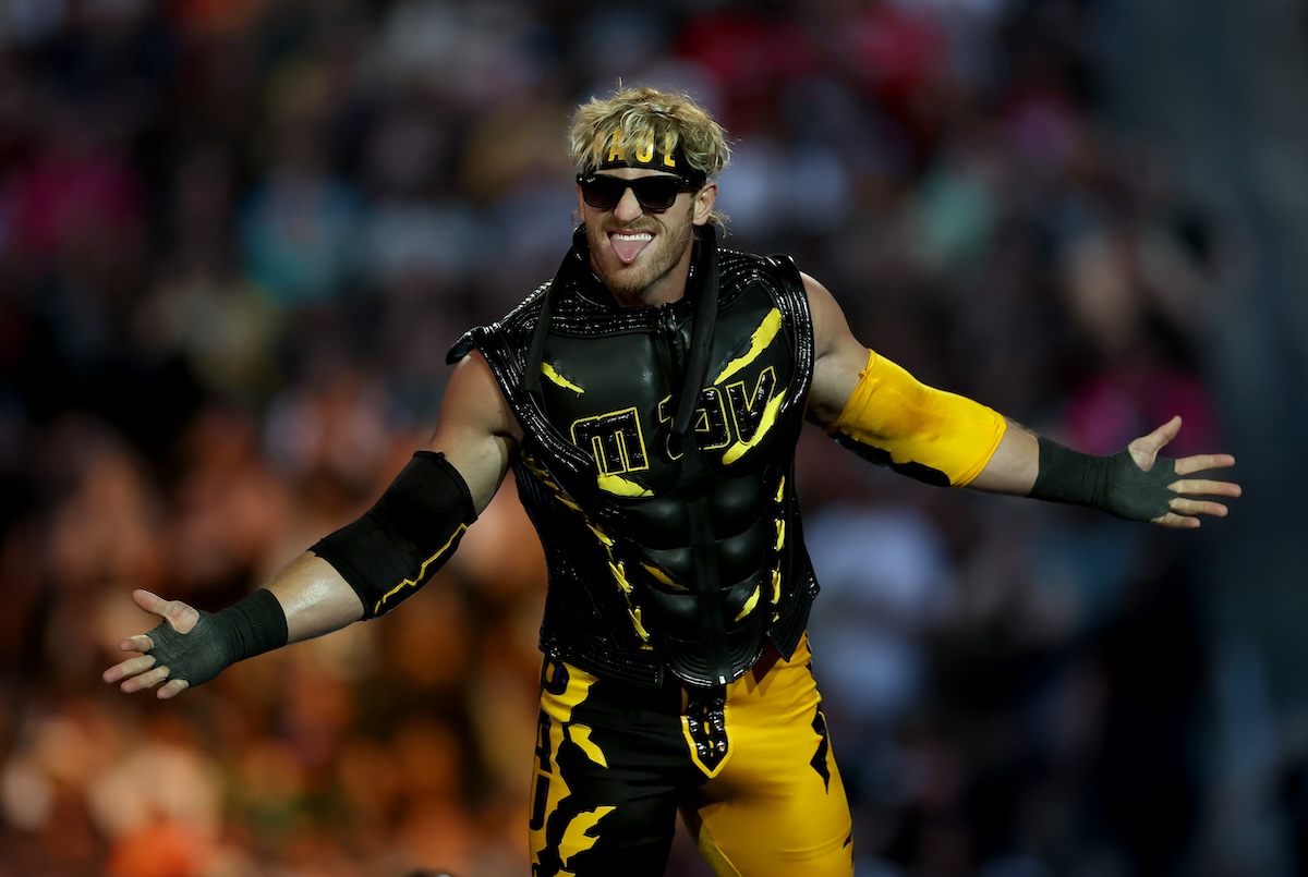 WWE Star Logan Paul Calls Out NFL Stars After Tom Brady Trash Talk