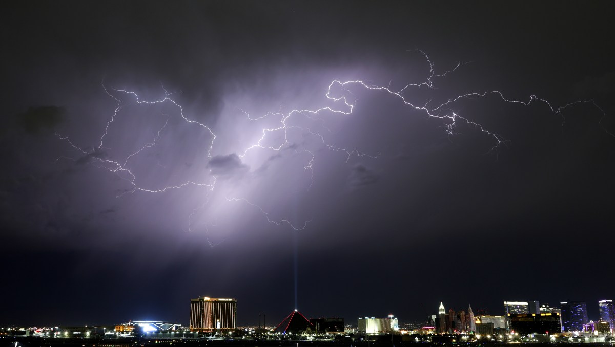 Thousands given minutes to seek shelter as people told to expect damage