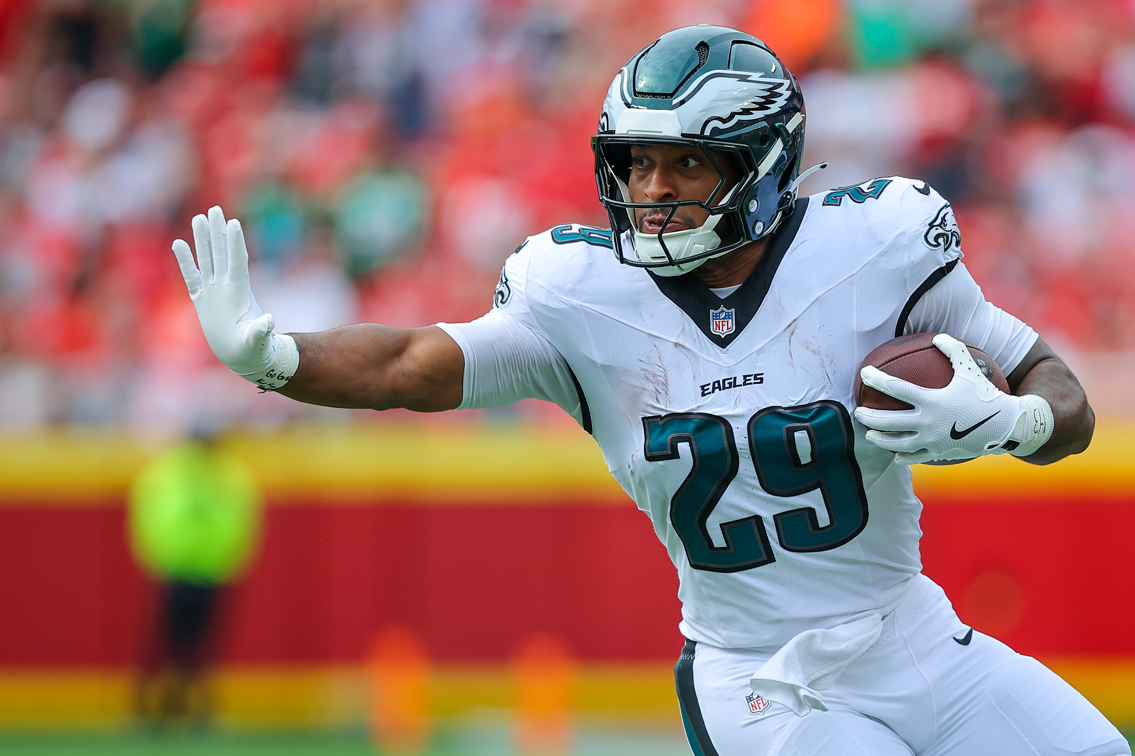 Panthers Sign Former Packers Star to Replace Rico Dowdle