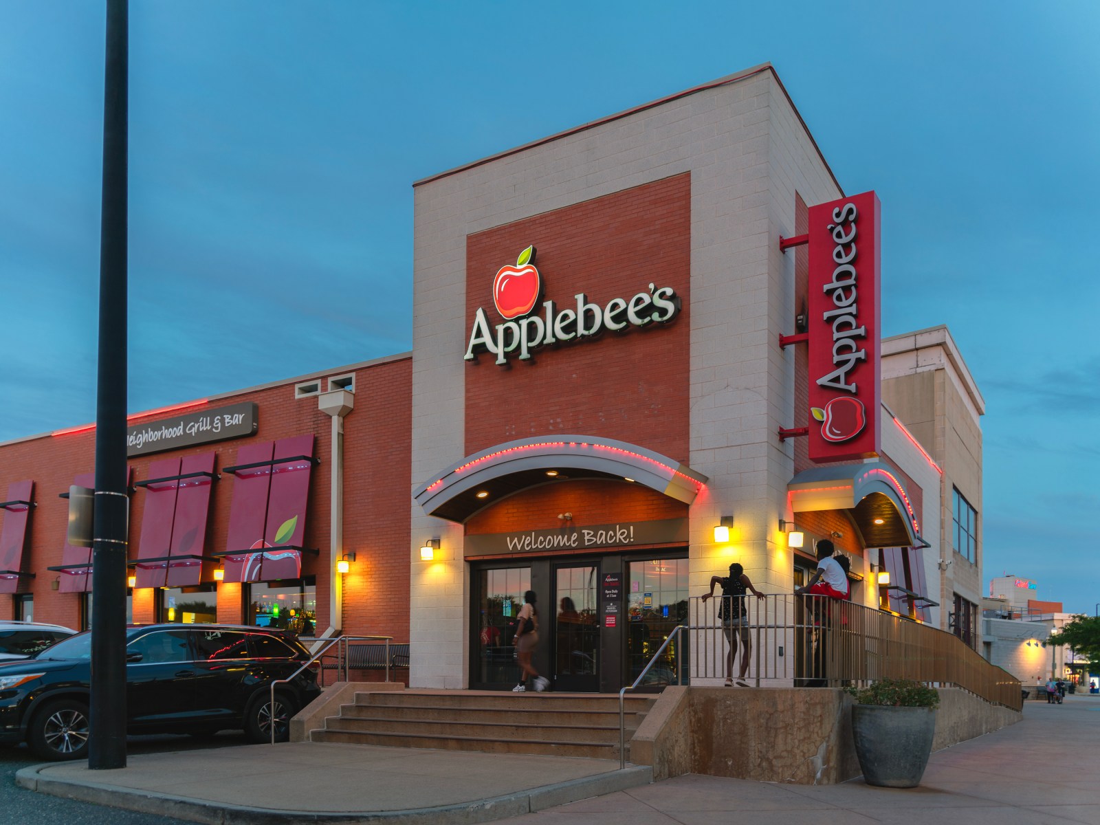 newsweek.com - Suzanne Blake - Applebee's Launches Temporary Menu Change