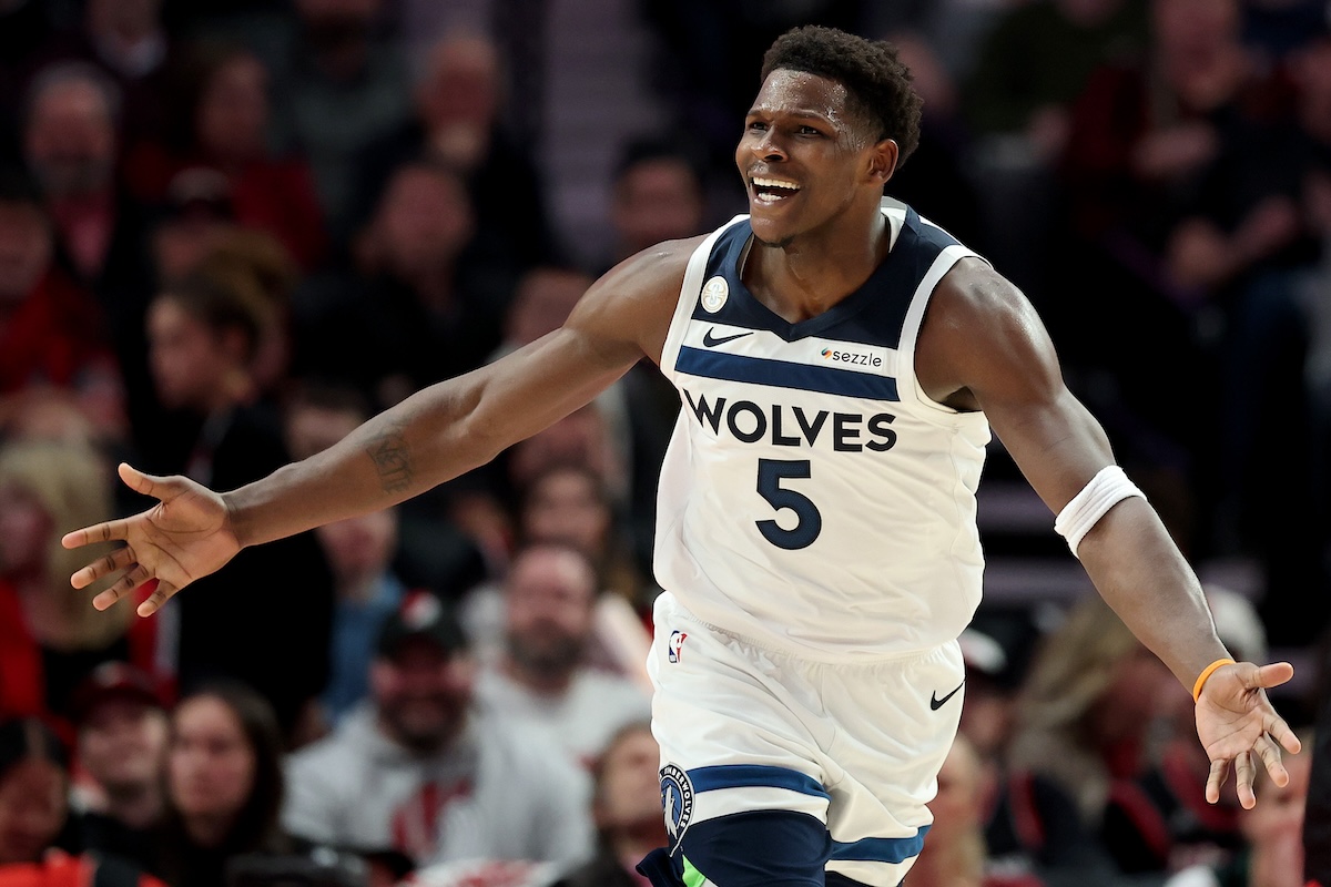 Anthony Edwards falou abertamente sobre Steph Curry após a vitória dos Timberwolves.