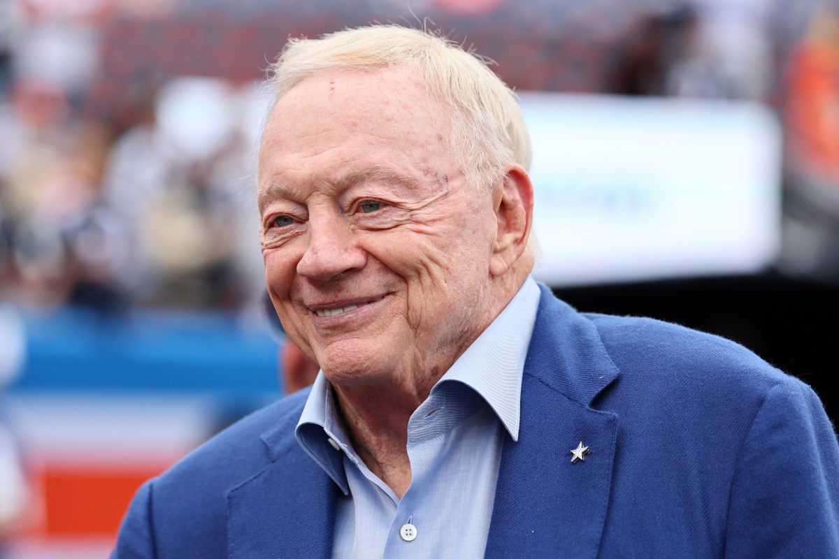 Jerry Jones heavily criticized by Cowboys fans after Maxx Crosby miss