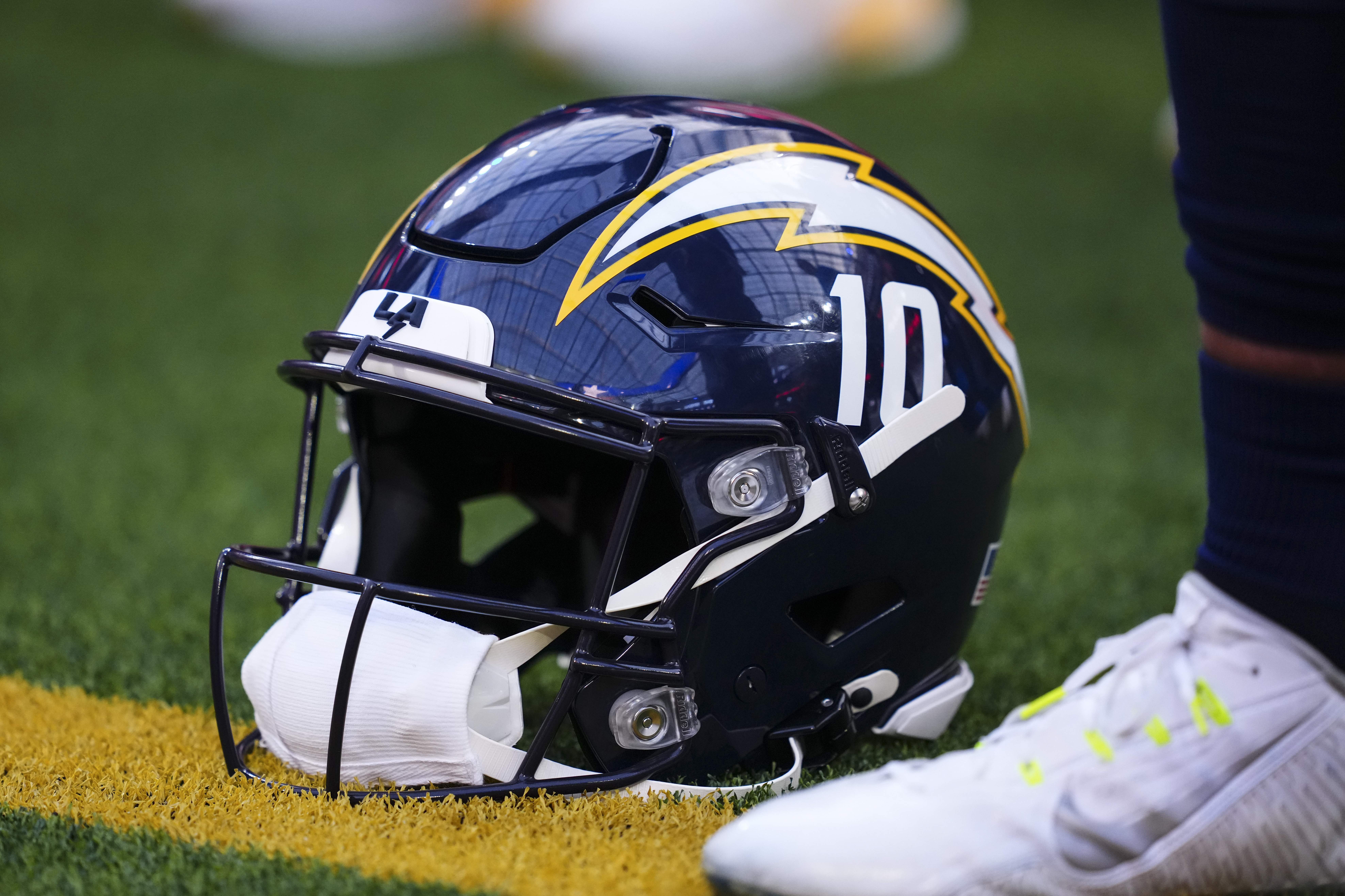 Chargers Spark Reunion With $7.5 Million Signing