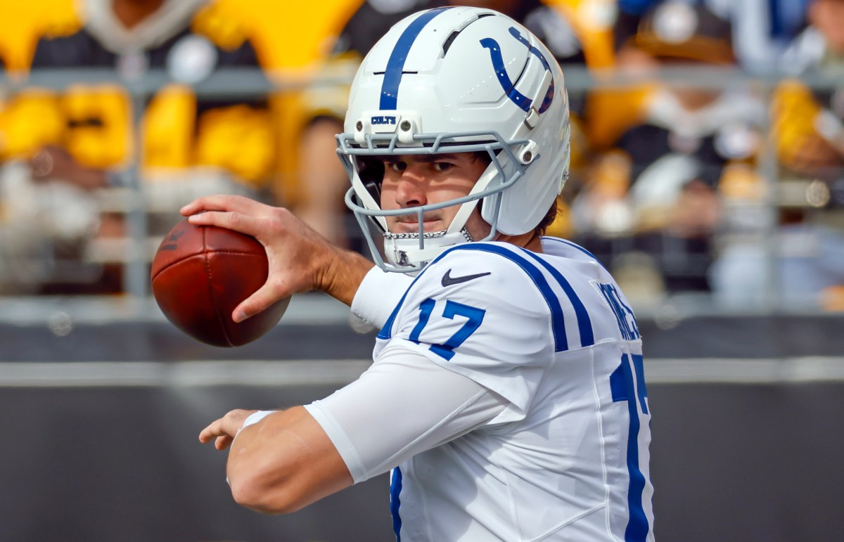Colts Can Give Daniel Jones Another Safety Blanket to Target This Summer